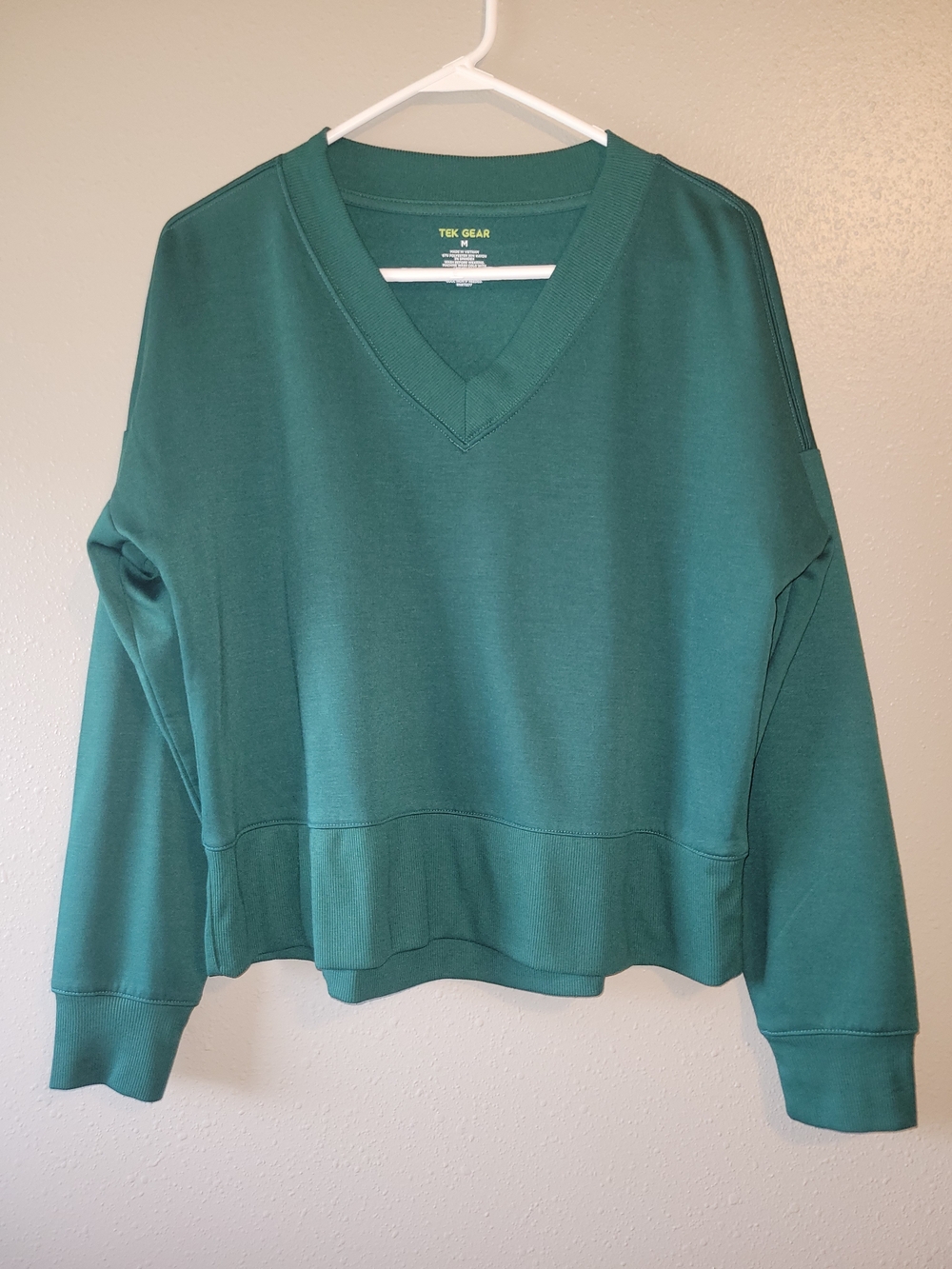 Tek Gear Women's Crop Green V-Neck Pullover Sweater